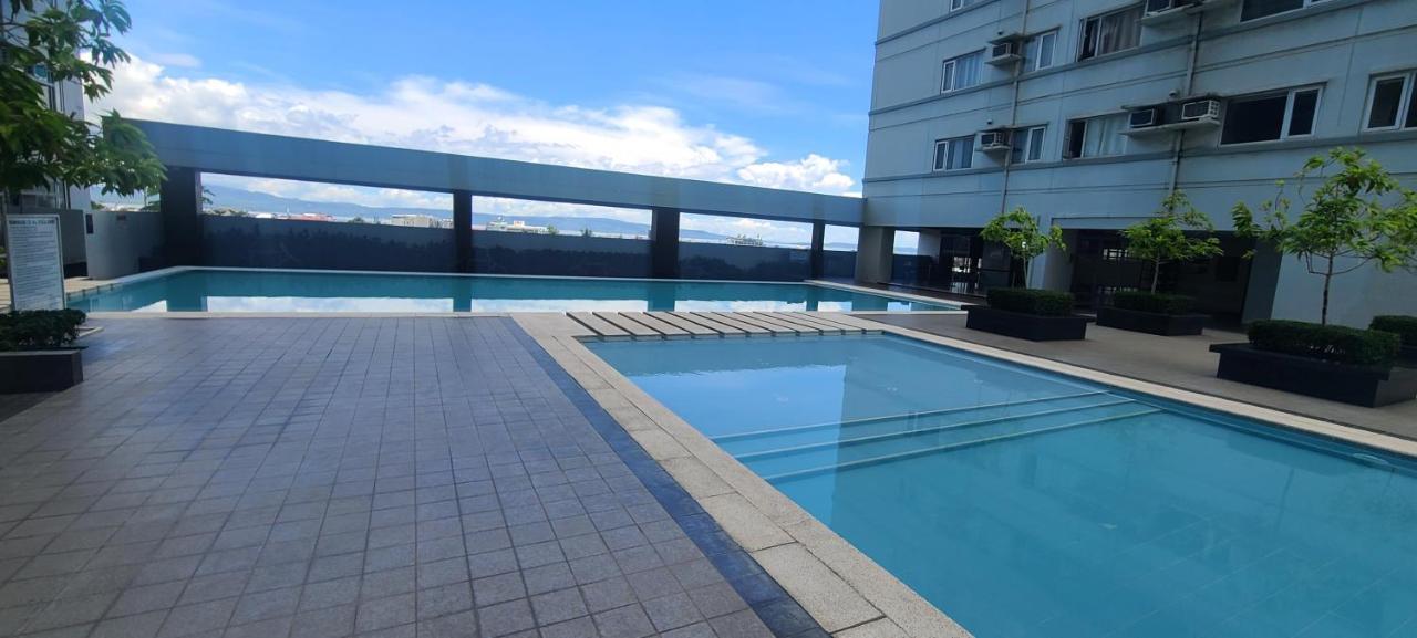 Avida Tower Free Airport Pick Up For 3 Nights Stay Or More Davao Luaran gambar